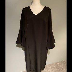 Black dress with bell sleeve 1x